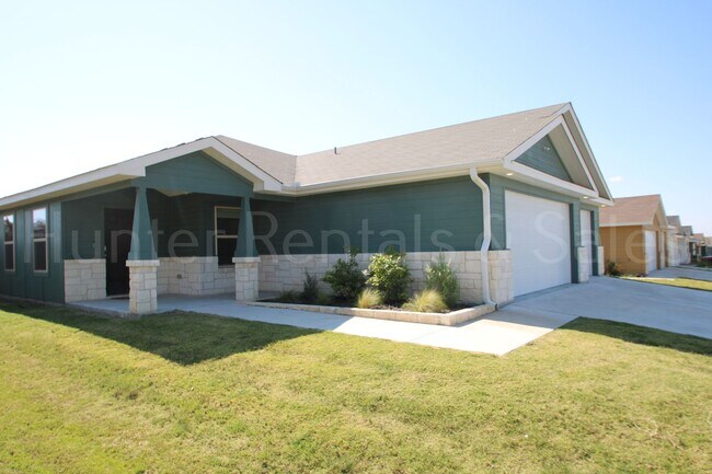 805 Freedom Cir Nolanville, TX 76559 photo 2