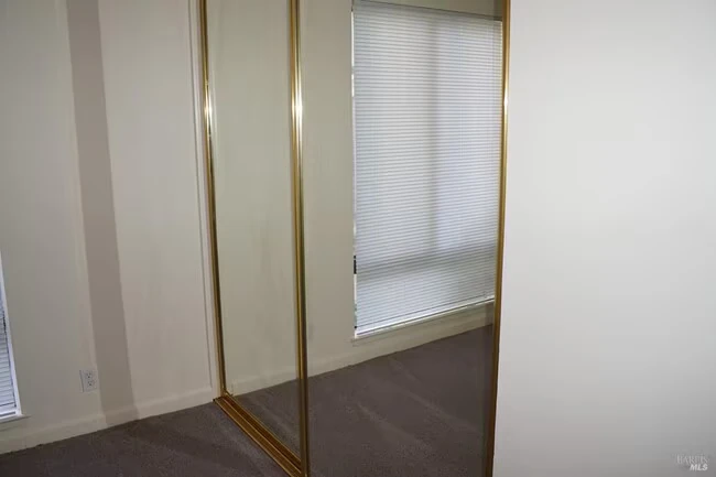 900 Southampton Rd Benicia, CA 94510 photo 2
