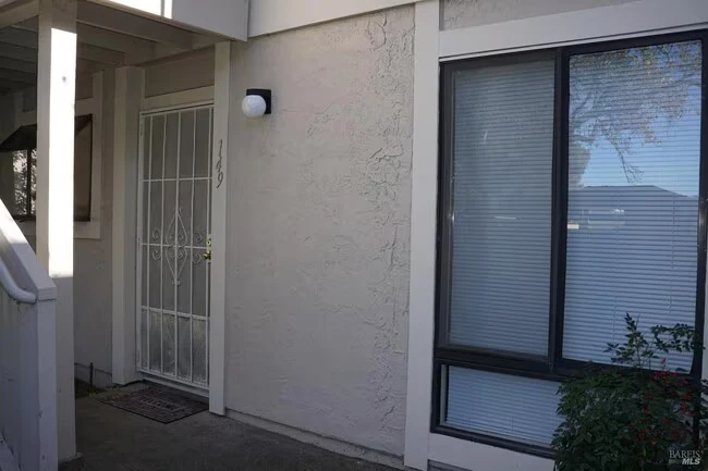 900 Southampton Rd Benicia, CA 94510 photo 3