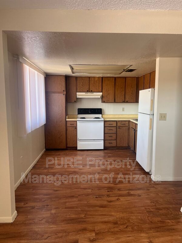 231 E 2nd Ave Mesa, AZ 85210 photo 4