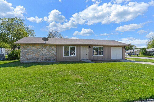 4802 Castle Shield San Antonio, TX 78218 photo 3
