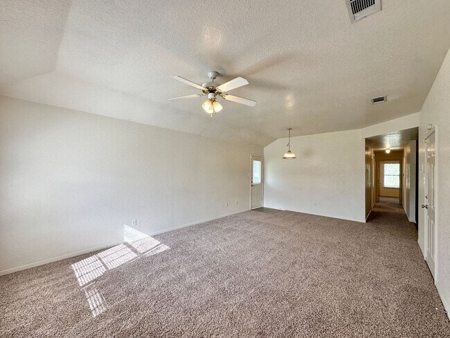3905 Hitchrock Dr Killeen, TX 76549 photo 3