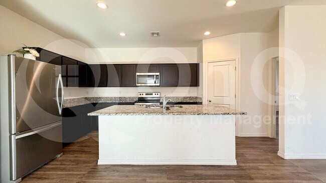 382 S Borromeo Dr Casa Grande, AZ 85194 photo 3