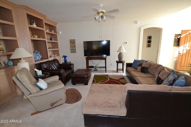 19910 N 110th Ln Sun City, AZ 85373 photo 3