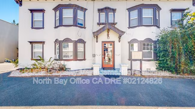 422 Humboldt St Santa Rosa, CA 95404 photo 2