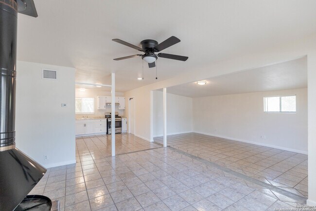 1822 Arroya Vista Dr San Antonio, TX 78213 photo 5