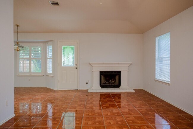 802 Luke Ln Leander, TX 78641 photo 5