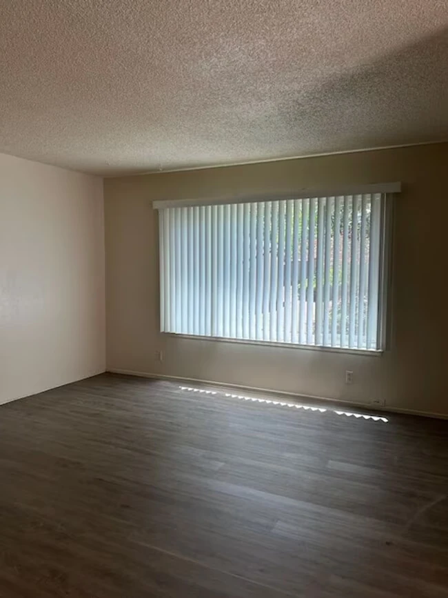 8444 Hidden Lake Rd Forestville, CA 95436 photo 3