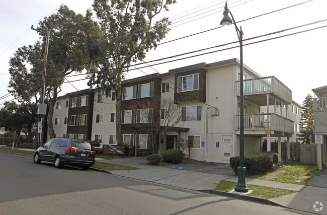 CHINA CLIPPER PLAZA Apartments photo 2
