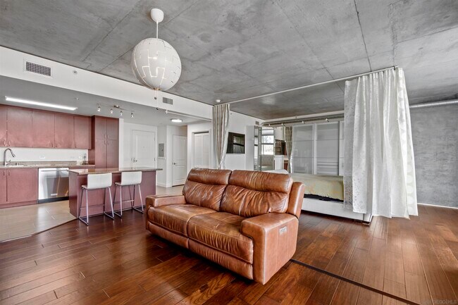 1080 Park Blvd San Diego, CA 92101 photo 2