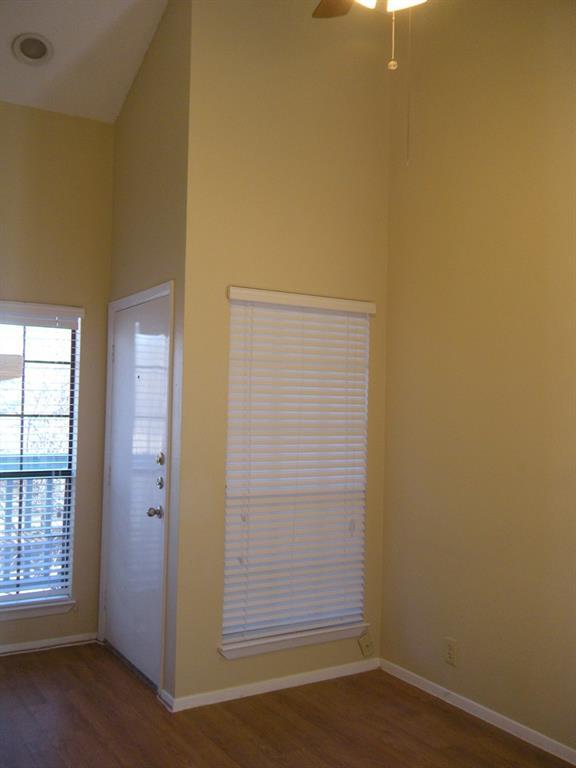 303 W 35th St Austin, TX 78705 photo 4