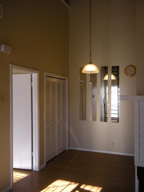303 W 35th St Austin, TX 78705 photo 3