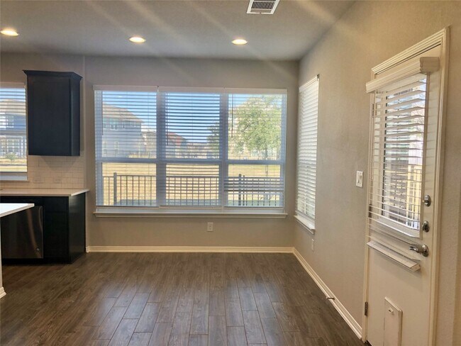 198 Simon Kyle, TX 78640 photo 5
