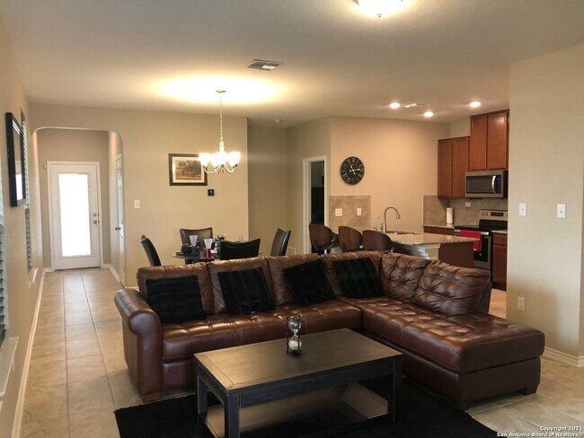 2626 Lake Horizon San Antonio, TX 78244 photo 4