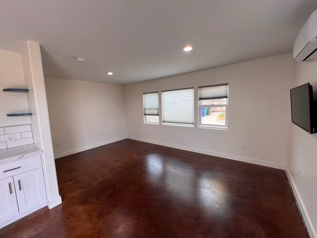 5703 Adelaide Ave San Diego, CA 92115 photo 3