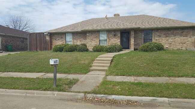 2200 San Simeon Place, Carrollton, TX 75006 photo 2