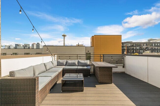 722 3rd Ave N Seattle, WA 98109 photo 3