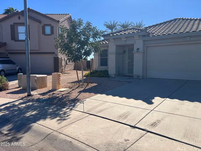 15481 W CAMERON Circle photo 4