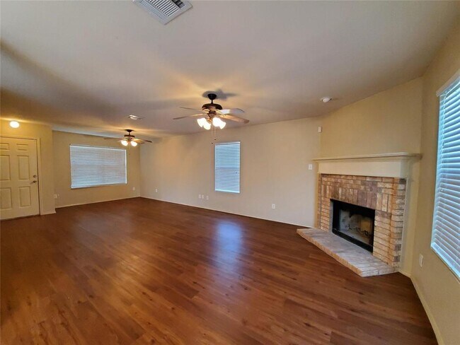 1512 Sturgeon Trail, Krum, TX 76249 photo 5