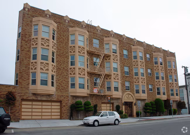 1600 Clement Street, San Francisco, CA 94121 photo 2