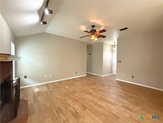 1002 Northern Dancer Dr Copperas Cove, TX 76522 photo 2