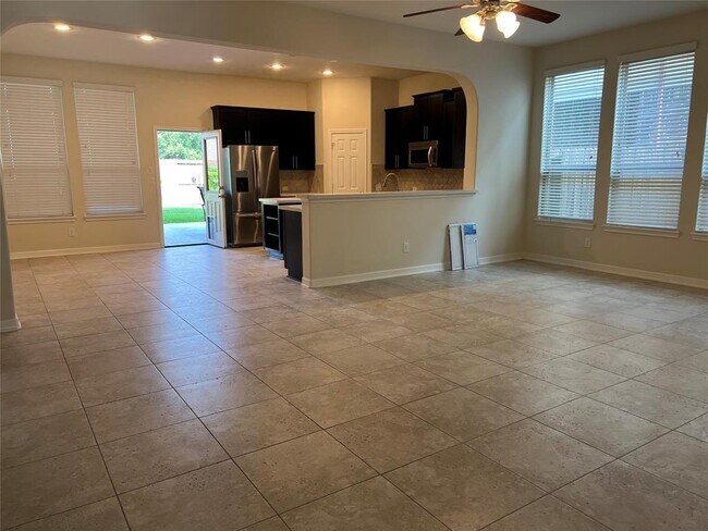 10306 Hartfield Bluff Lane, Cypress, TX 77433 photo 3