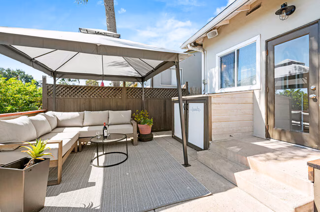 3259 Highview Dr San Diego, CA 92104 photo 2