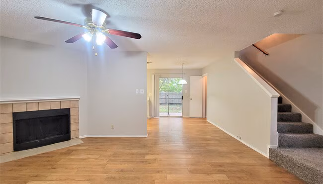 7014-7016 Elmbank San Antonio, TX 78244 photo 2