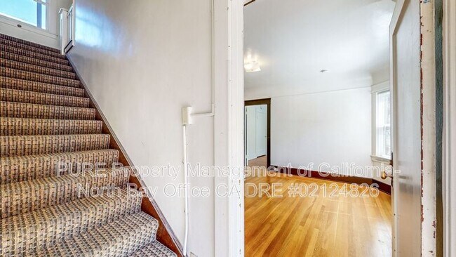 426 Humboldt St Santa Rosa, CA 95404 photo 2