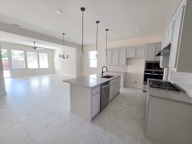 4512 Hammerstein Boulevard, Denton, TX 76210 photo 4
