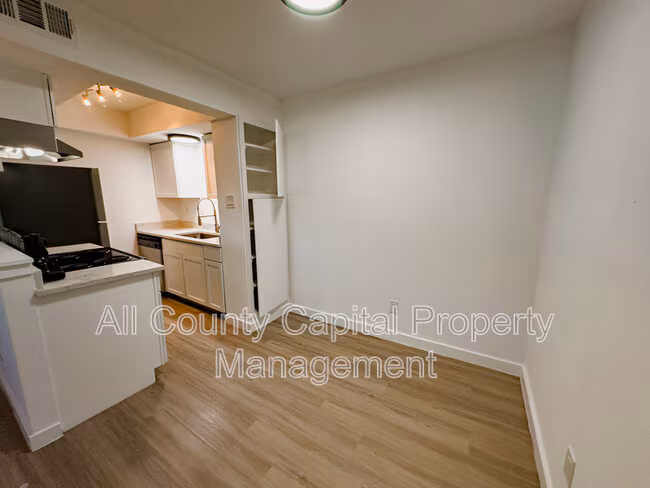 4501 Witham Ln Austin, TX 78745 photo 4
