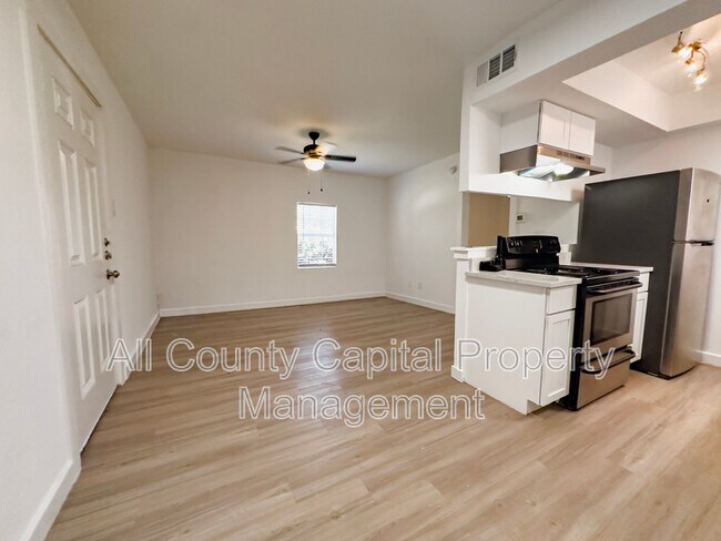 4501 Witham Ln Austin, TX 78745 photo 3
