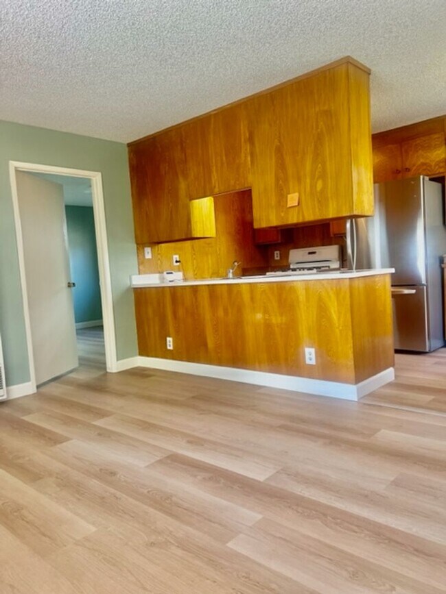 Pet-Friendly 1 BD | BA Duplex in Oakland photo 4