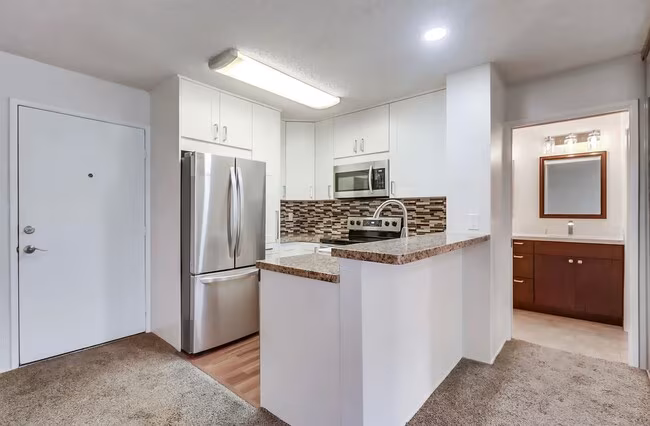 1855 Diamond St San Diego, CA 92109 photo 3