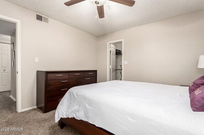 6885 E Cochise Rd Paradise Valley, AZ 85253 photo 4