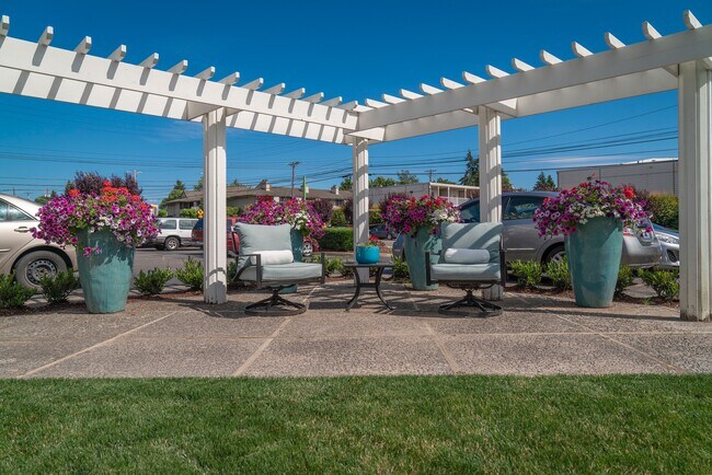 Trellis Pointe Apartments photo 5