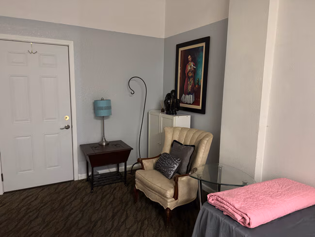 688 Nebraska St Vallejo, CA 94590 photo 2