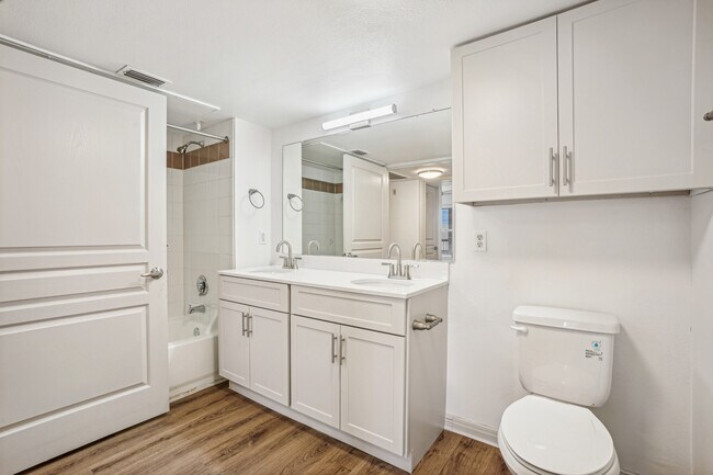 Village at Collinwood photo 3