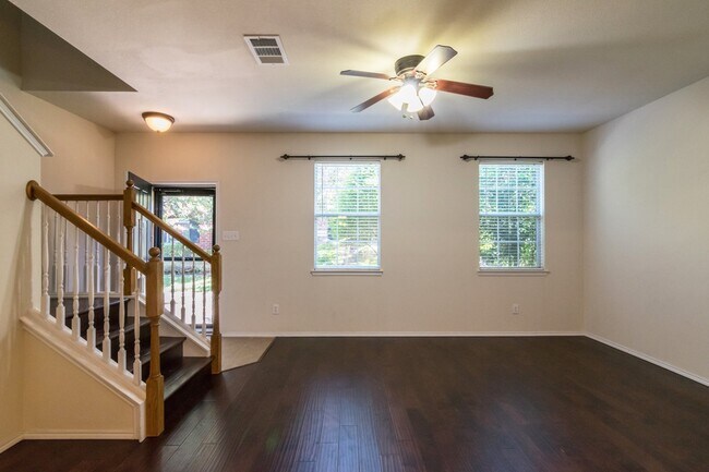 4074 Kyndra Cir Richardson, TX 75082 photo 3