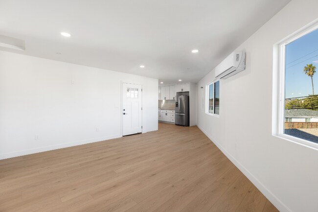 3730 Acacia St San Diego, CA 92113 photo 4