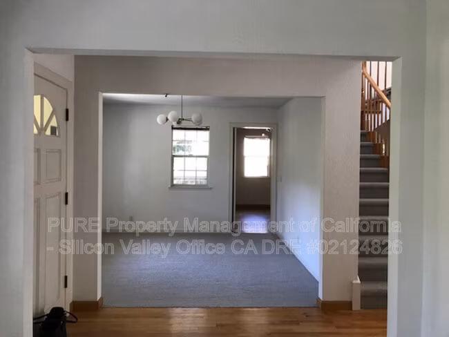 153 College Ave photo 3
