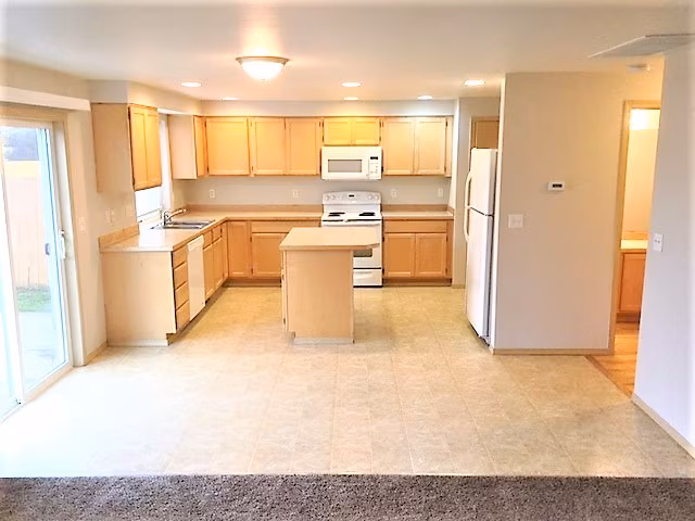 113 Eastgate Ave N Pacific, WA 98047 photo 2
