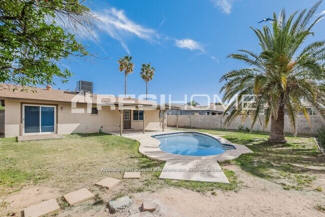 47 E Indigo St Mesa, AZ 85201 photo 4