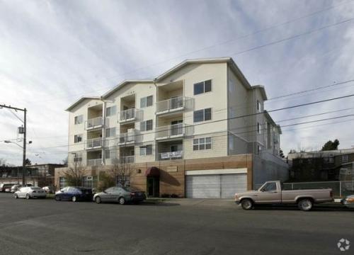 12549 28th Ave NE Seattle, WA 98125 photo 2