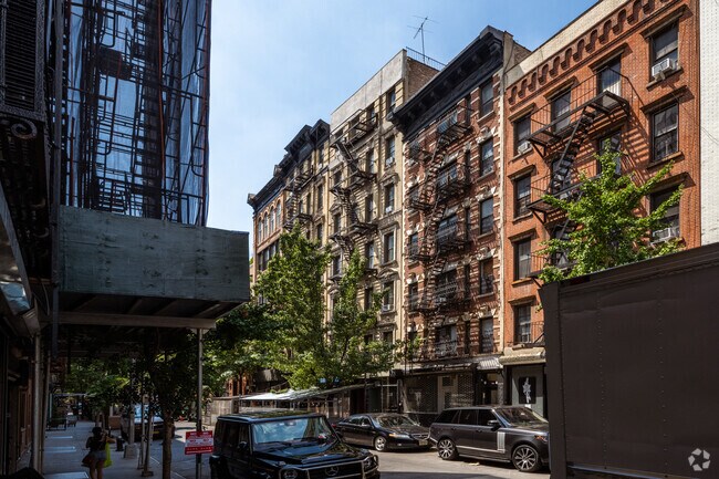 146 Sullivan Street photo 4
