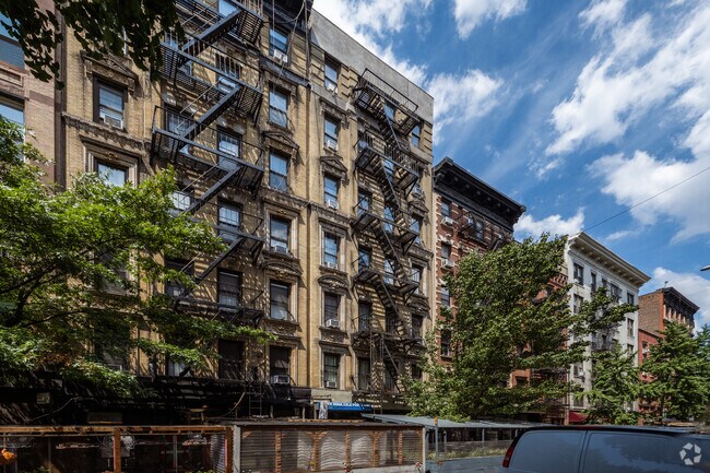 146 Sullivan Street photo 2