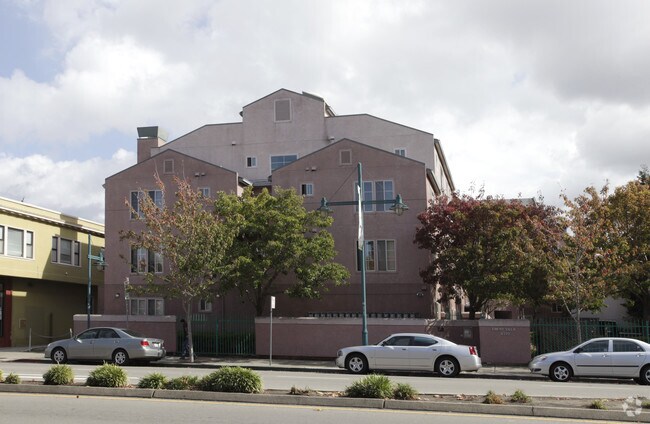 Emeryvilla Apartments photo 2