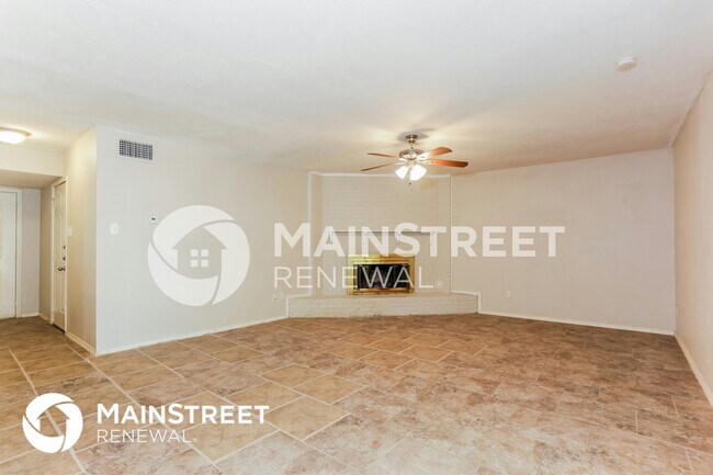 817 Sandalwood Ln photo 3