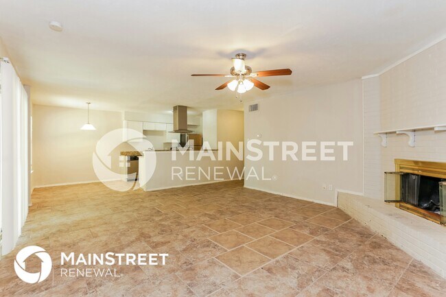 817 Sandalwood Ln photo 4