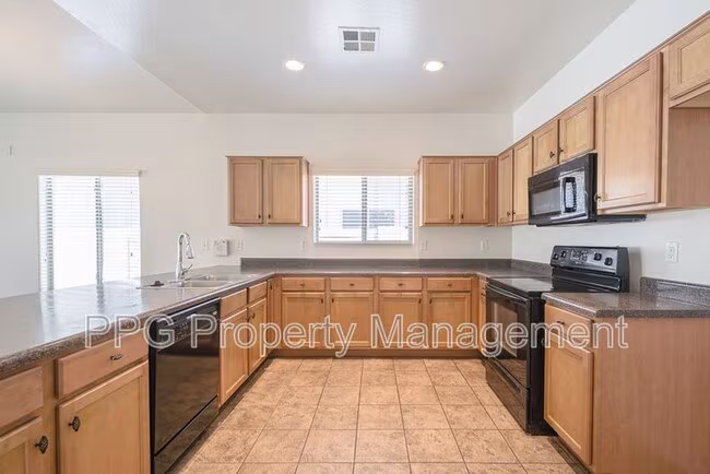 12226 W Ironwood St El Mirage, AZ 85335 photo 2